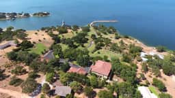 Lake Buchanan Grand Retreat - Image 4
