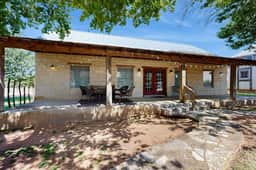 Historic Rocky Hill - Malbec Suite - Image 4