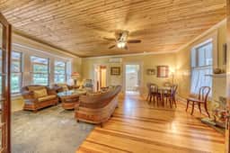 White Dairy Guesthouse - Image 4
