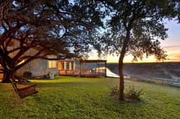Regal Riverfront Retreat - Image 2