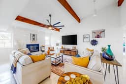 Lago Vista Sunset Villa - Image 4