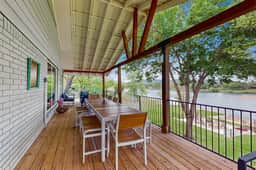 Lakefront Lodge - Image 3