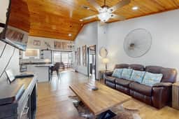 Headquarters Hideaway - Image 2