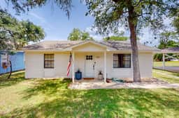 Woodland Hills Retreat - Image 3
