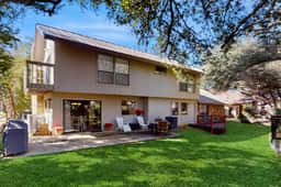 Horseshoe Bay Getaway - Image 4
