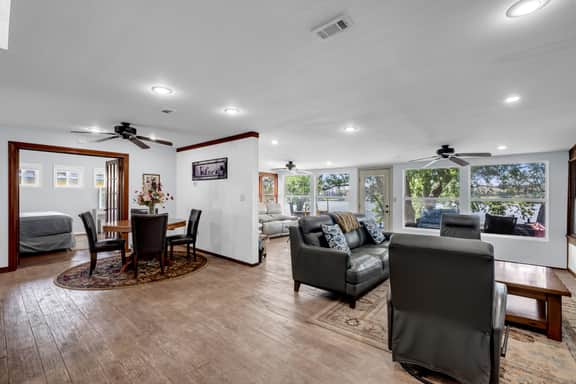 River Oaks Place - Image 4