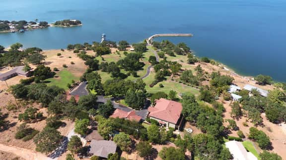 Lake Buchanan Grand Retreat - Image 4