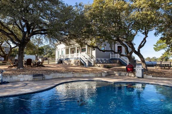 Unique Victorian Home in Llama Ranch - Image 2