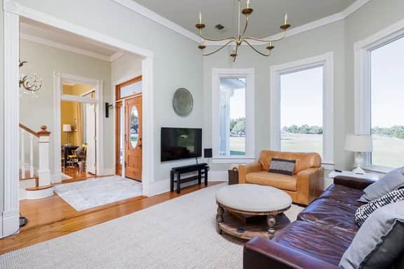 Unique Victorian Home in Llama Ranch - Image 4