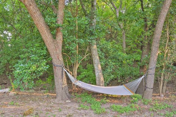 Town Creek Retreat | Fire Pit & EV Charger - Image 3