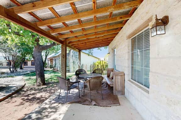 Historic Rocky Hill - Malbec Suite - Image 2