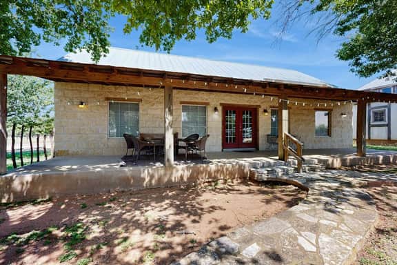 Historic Rocky Hill - Malbec Suite - Image 4