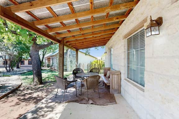 Historic Rocky Hill- Full Property - Image 3