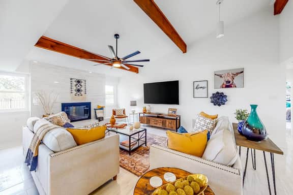Lago Vista Sunset Villa - Image 4