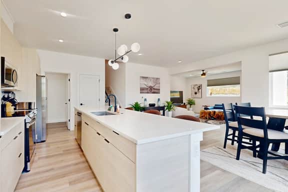 Lago Vista Hideaway - Image 4