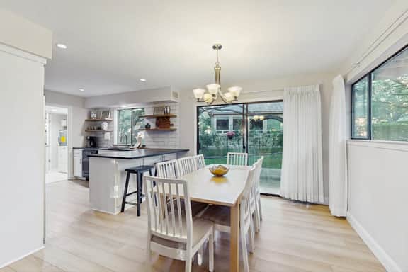 Horseshoe Bay Getaway - Image 3
