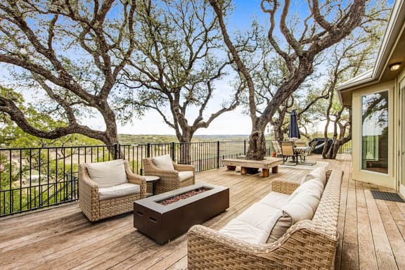 Cliff side Oasis - Image 1