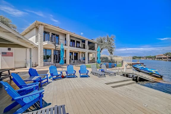 Oak Rock Point - Image 1